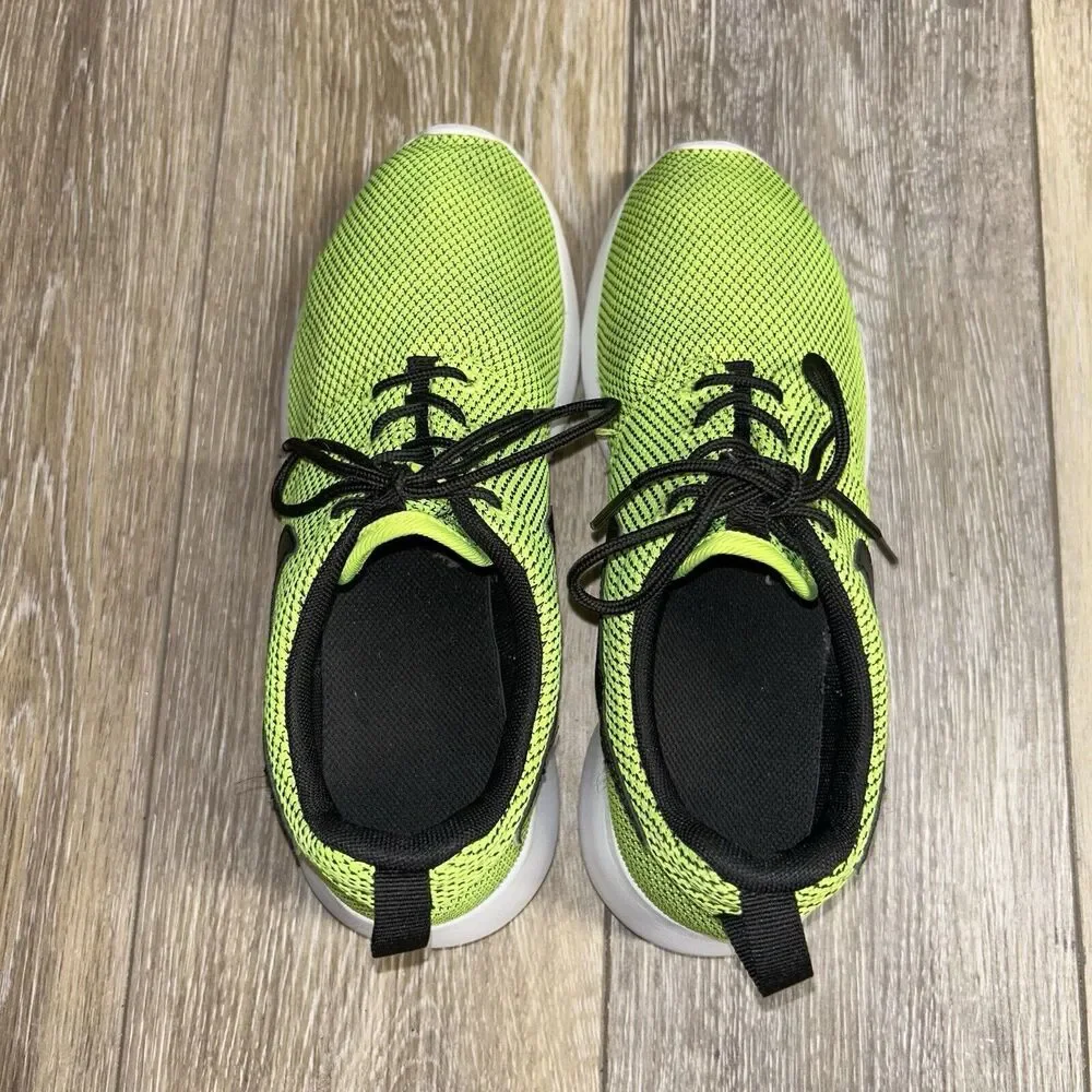 Nike Roshe One 599728-700 Youth US Size 5.5Y Green Black Running Sneaker Shoes
